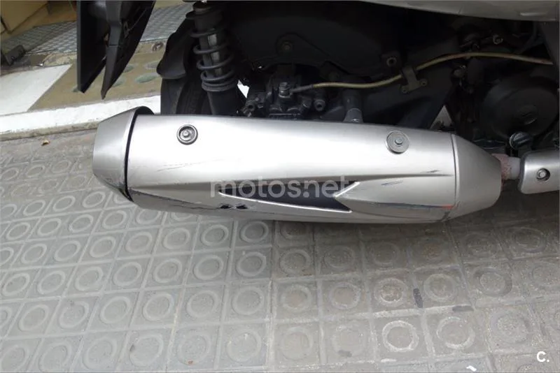 Kymco Super Dink 300 – Vista 4