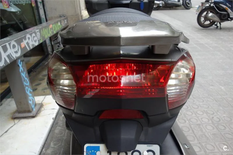 Kymco Super Dink 300 – Vista 5