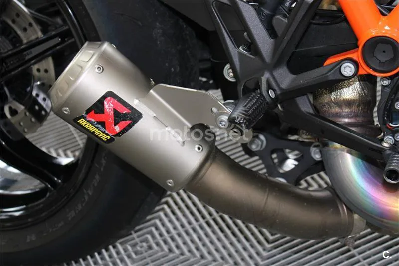 KTM 1290 Super Duke R – Vista 20