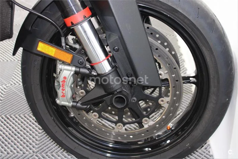 KTM 1290 Super Duke R – Vista 21