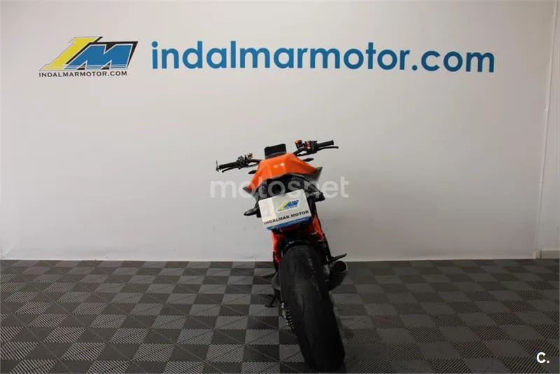 KTM 1290 Super Duke R – Vista 6