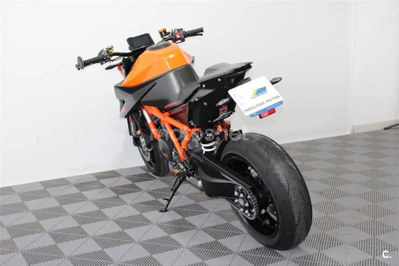 KTM 1290 Super Duke R – Vista 7