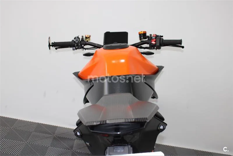 KTM 1290 Super Duke R – Vista 9