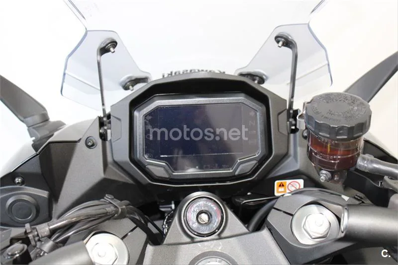 Kawasaki Ninja 1000 SX – Vista 15