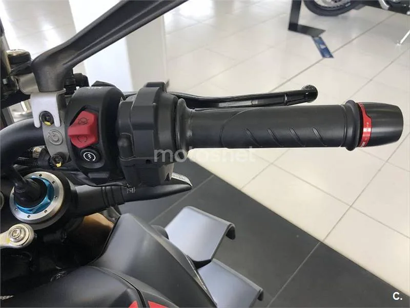 Ducati Streetfighter V4 – Vista 9