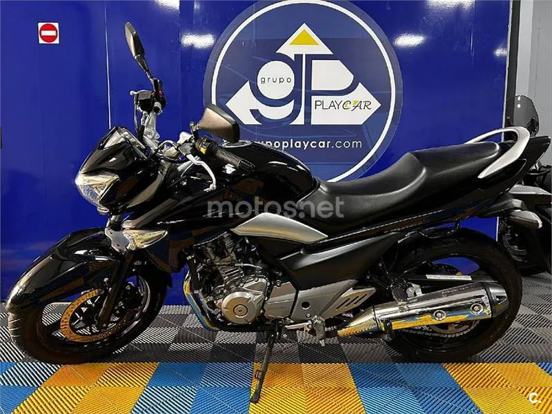 Suzuki Inazuma 250 – Vista 8