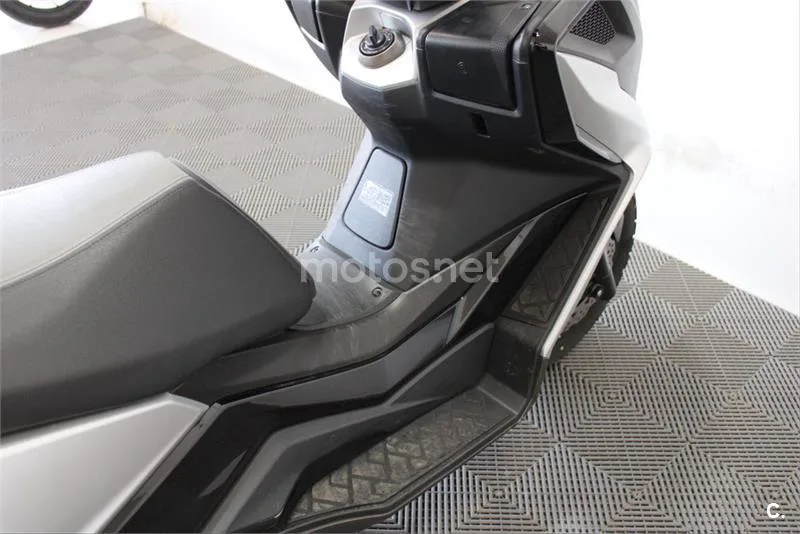 Kymco DTX 125 – Vista 12