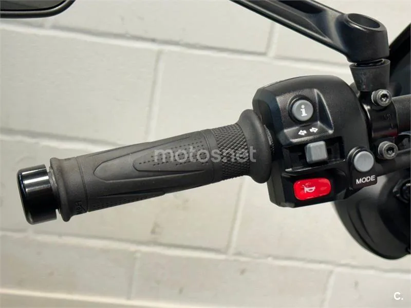 Triumph Street Triple – Vista 5