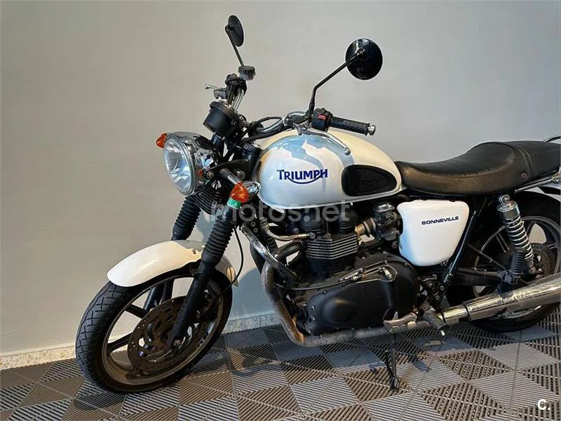Triumph Bonneville SE – Vista 5