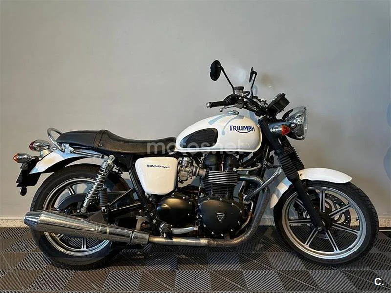 Triumph Bonneville SE – Vista 8