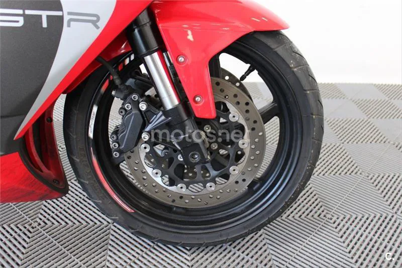Hyosung Aquila GV 650i Pro – Vista 11