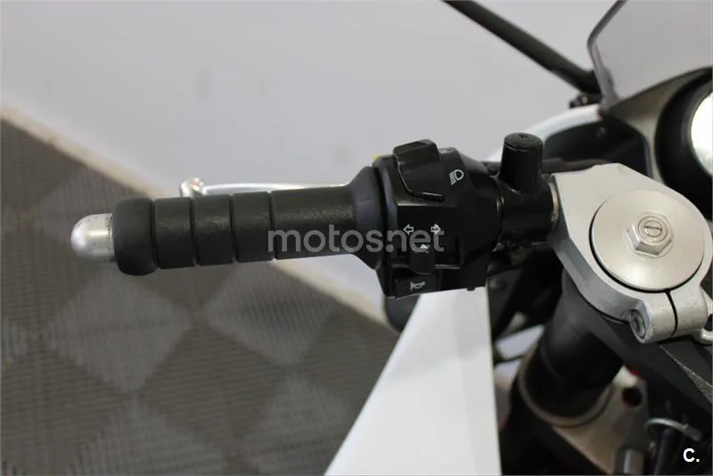 Hyosung Aquila GV 650i Pro – Vista 13