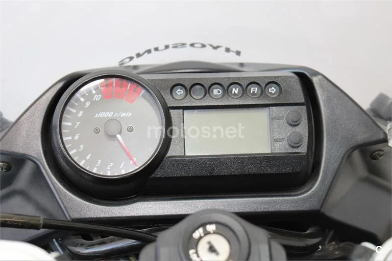 Hyosung Aquila GV 650i Pro – Vista 14