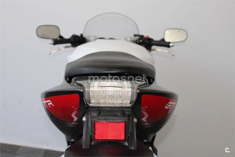 Hyosung Aquila GV 650i Pro – Vista 17
