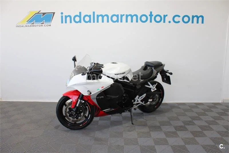 Hyosung Aquila GV 650i Pro – Vista 4