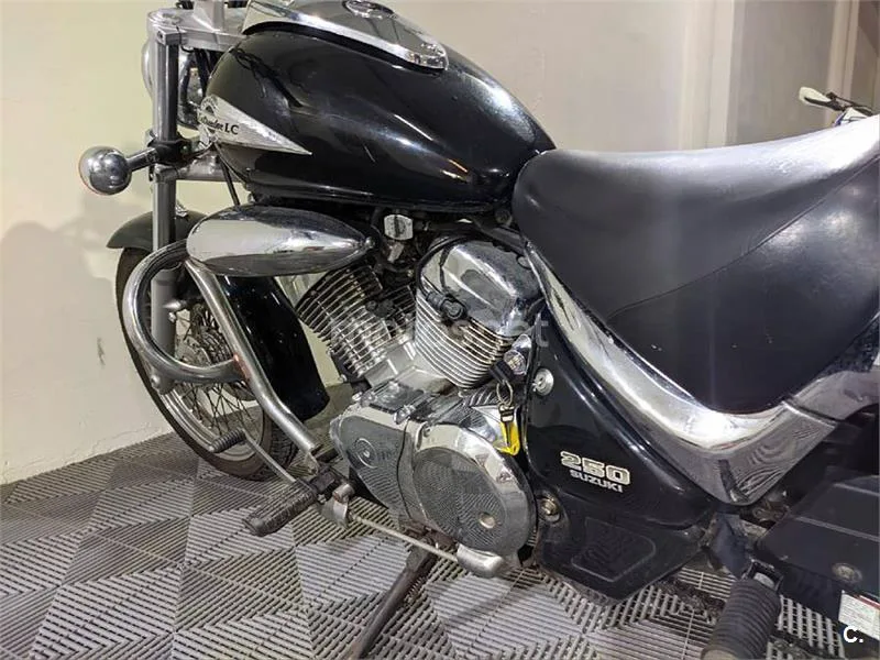 Suzuki Intruder 250 – Vista 5