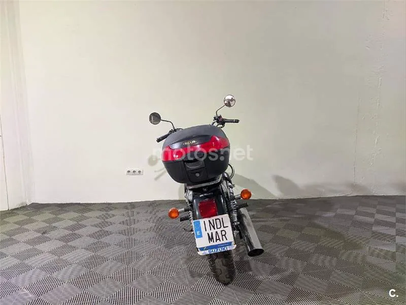 Suzuki Intruder 250 – Vista 9