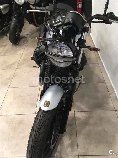 Moto Guzzi V7 – Vista 3