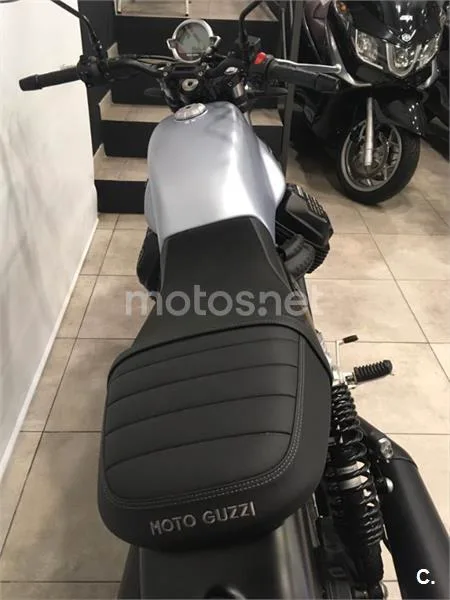 Moto Guzzi V7 – Vista 4