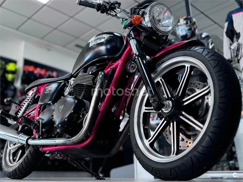 Triumph Bonneville SE – Vista 3