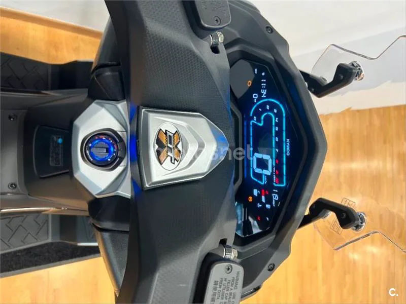 Kymco DTX 350 – Vista 4
