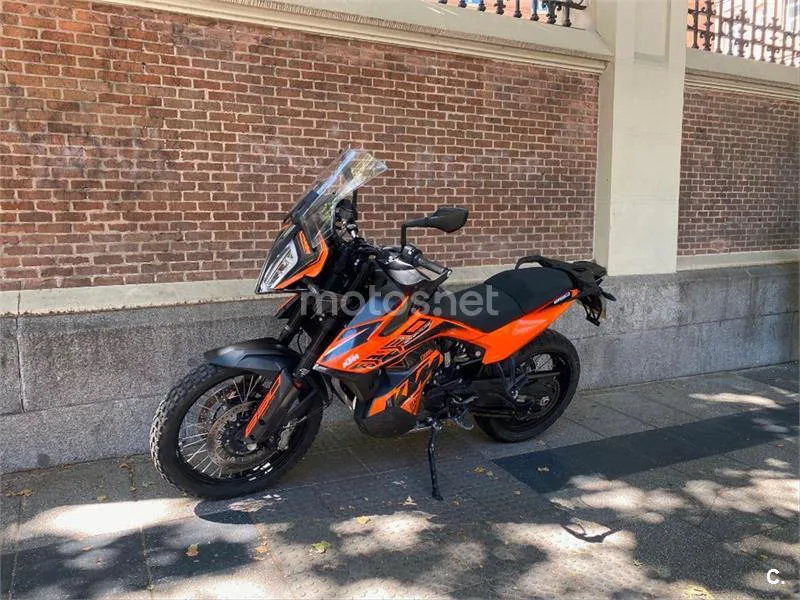 KTM 890 – Vista 4