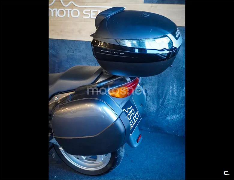 Honda NT 650 V Deauville – Vista 12