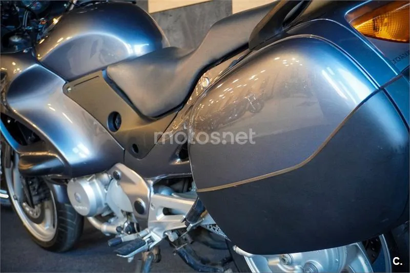 Honda NT 650 V Deauville – Vista 20