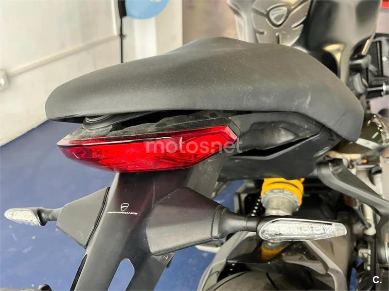 Ducati Monster 821 – Vista 15