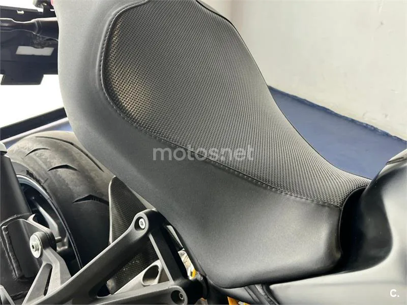 Ducati Monster 821 – Vista 17