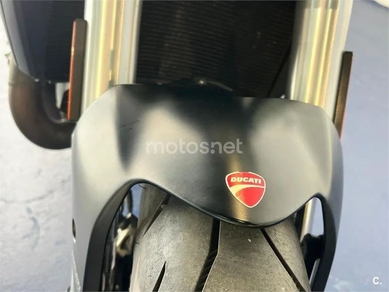 Ducati Monster 821 – Vista 20