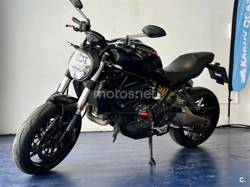 Ducati Monster 821 – Vista 3