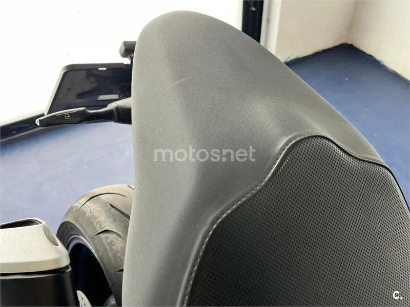 Ducati Monster 821 – Vista 21