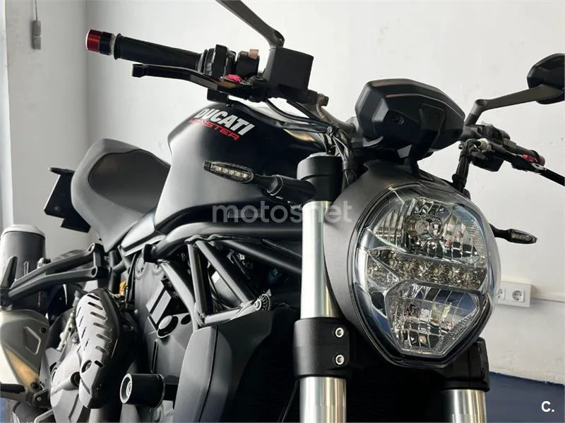 Ducati Monster 821 – Vista 22