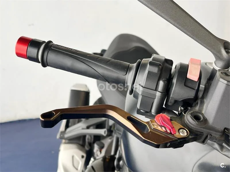 Ducati Monster 821 – Vista 25