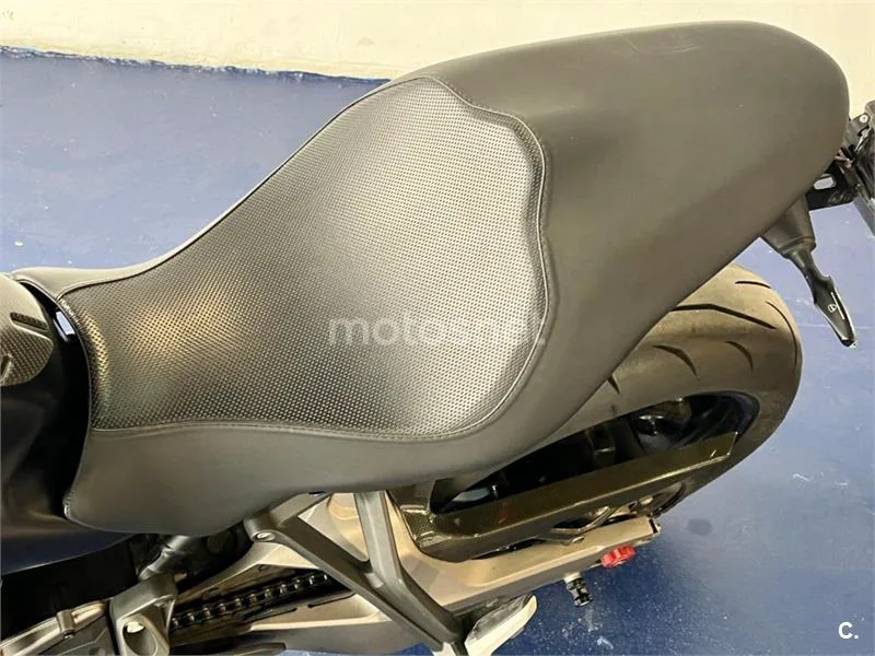 Ducati Monster 821 – Vista 35