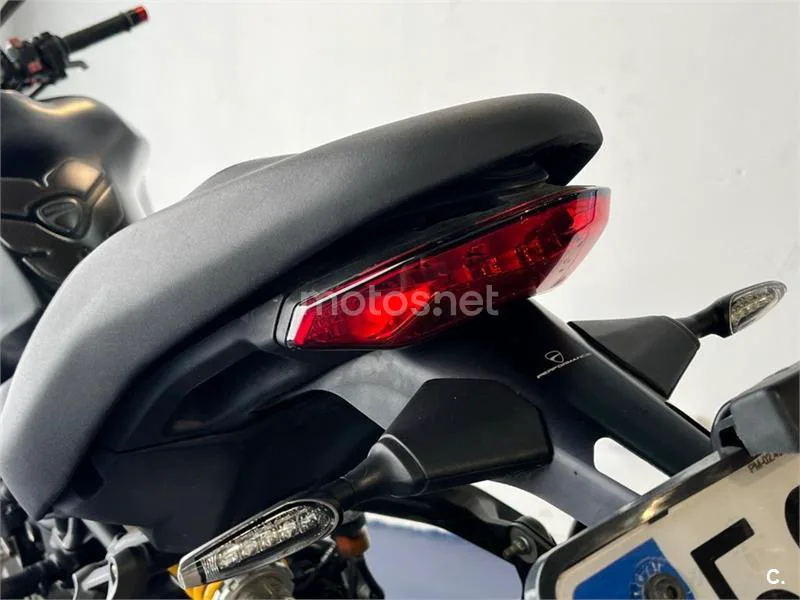 Ducati Monster 821 – Vista 38