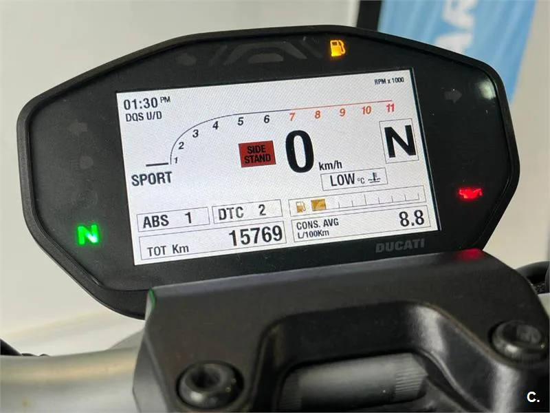 Ducati Monster 821 – Vista 41