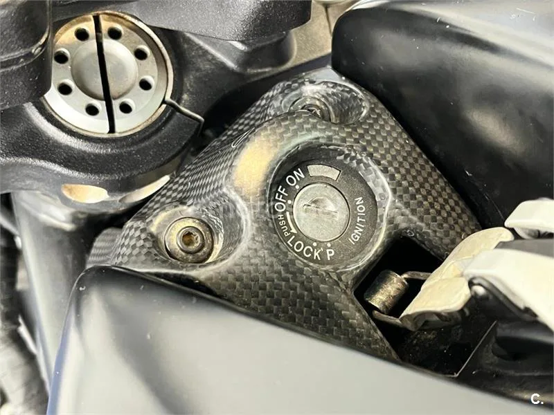 Ducati Monster 821 – Vista 44