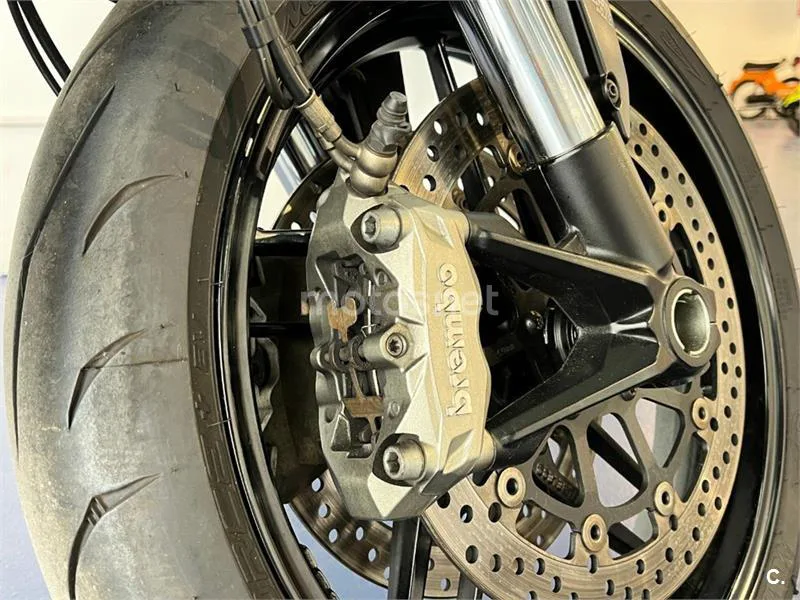 Ducati Monster 821 – Vista 8