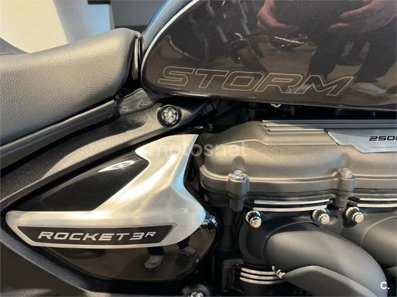 Triumph Rocket 3 – Vista 12