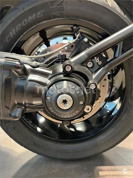 Triumph Rocket 3 – Vista 6