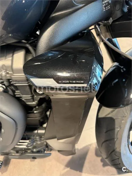 Triumph Rocket 3 – Vista 8