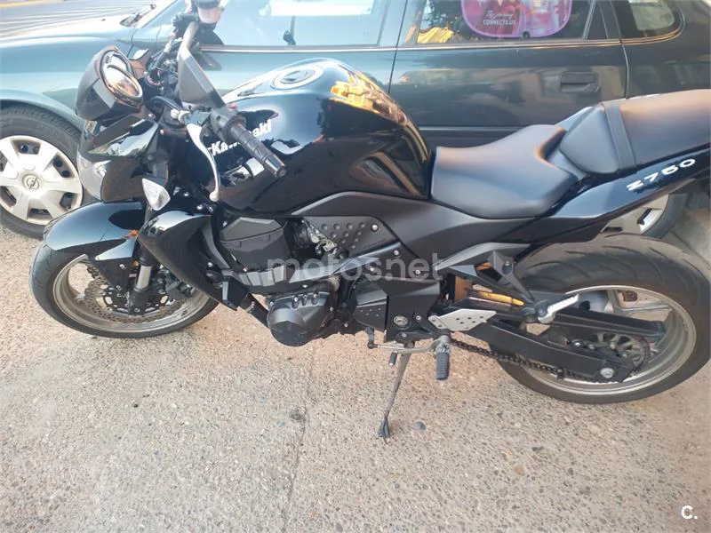 Kawasaki Z 750 – Vista 2
