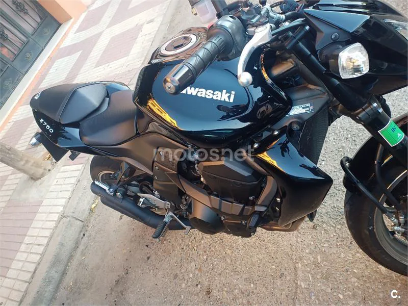 Kawasaki Z 750 – Vista 3