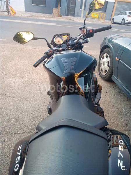 Kawasaki Z 750 – Vista 4