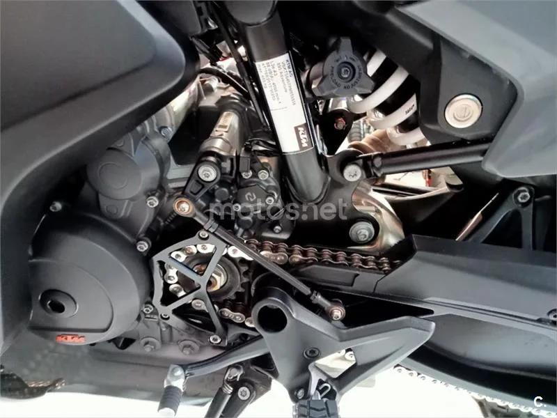 KTM 890 – Vista 5