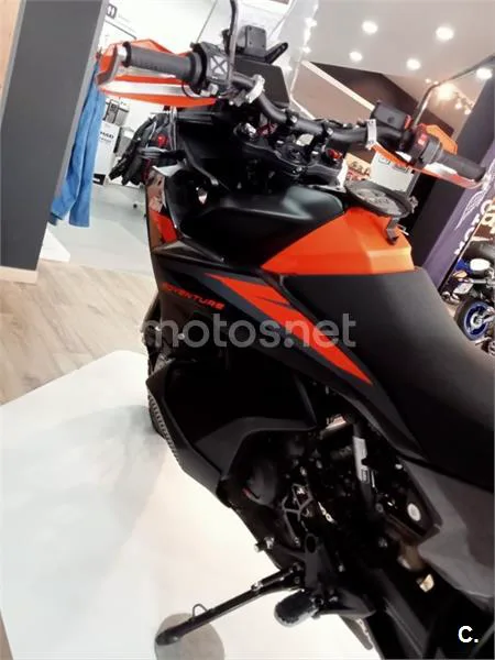 KTM 890 – Vista 6