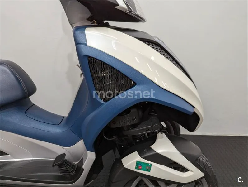 Piaggio MP3 – Vista 6