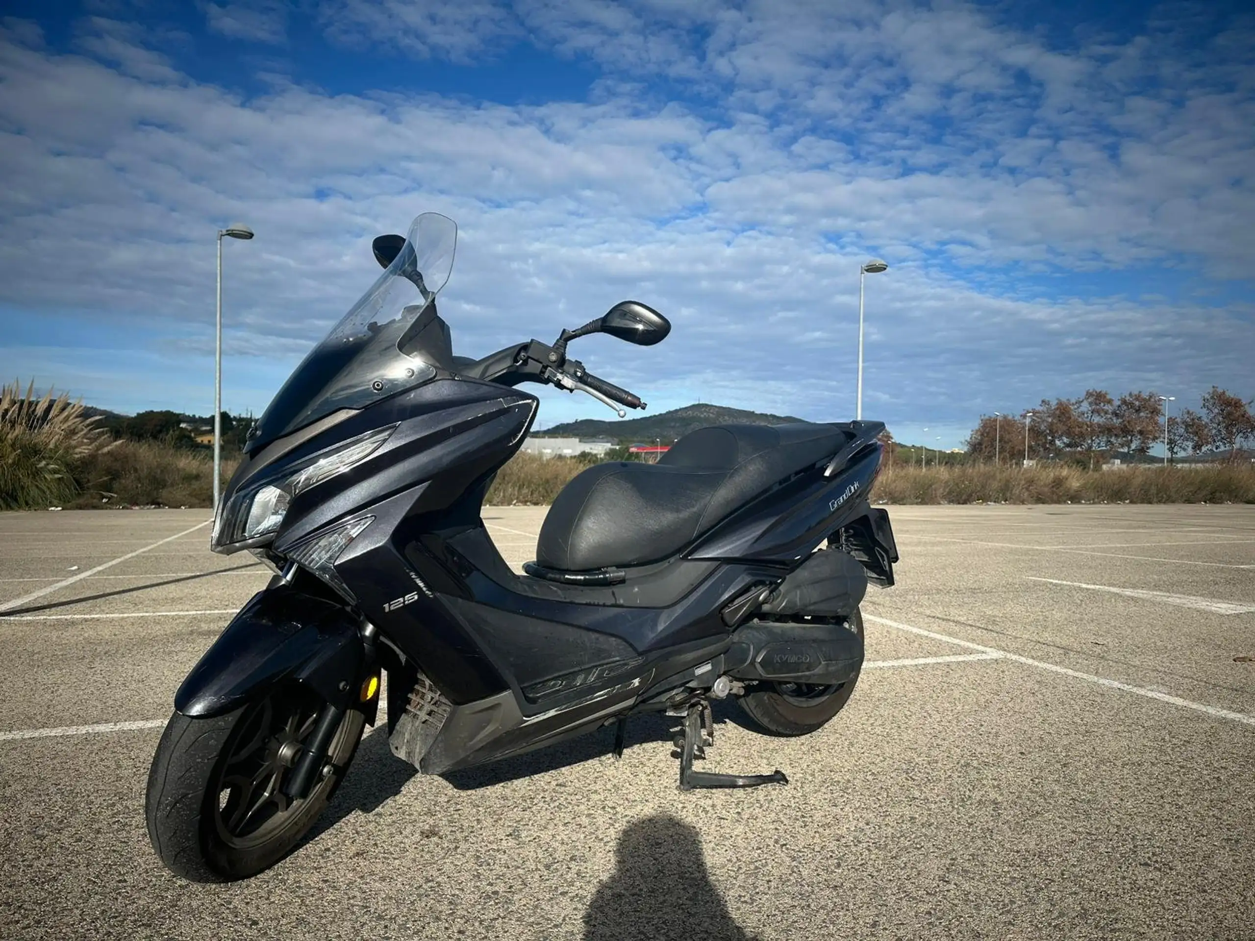 Kymco Grand Dink 125 – Vista 3